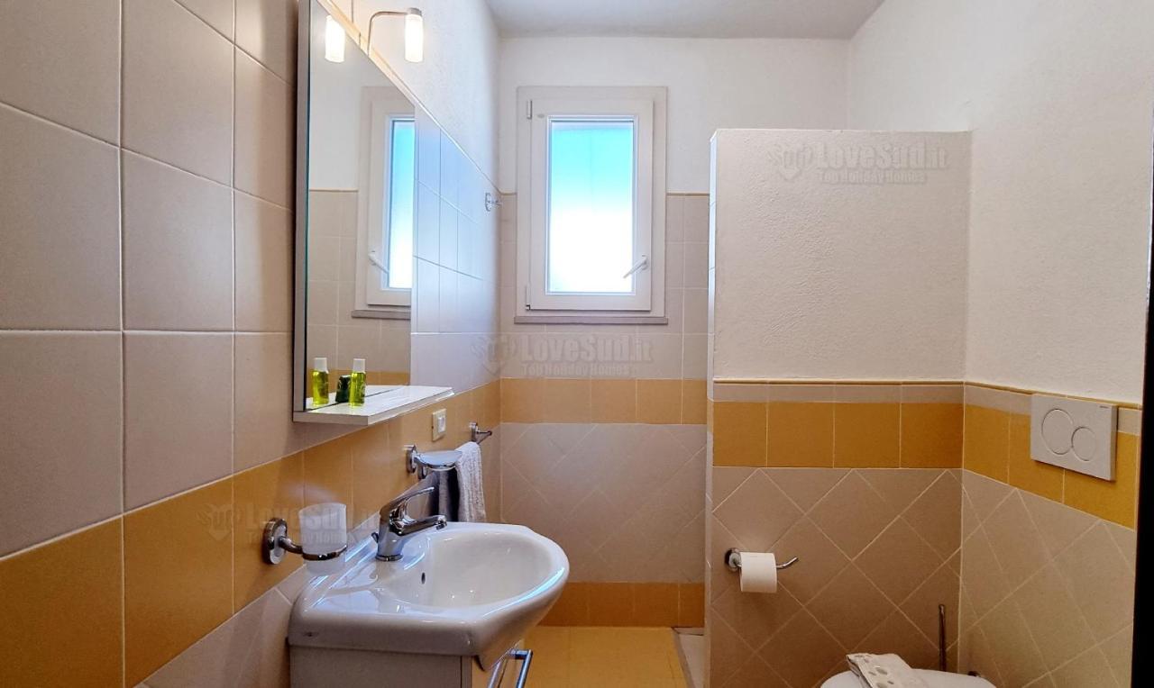 Casa Funnuvojere By Lovesud Corsano  Екстериор снимка